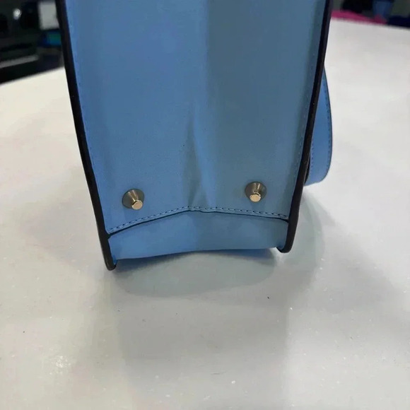 Iman Global Chic Satchel /Crossbody Light Blue Flower Garden Gold Hardware NWOT - Picture 7 of 16